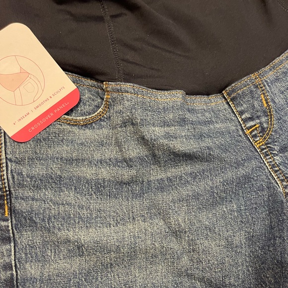 Isabel maternity shorts - Picture 2 of 5